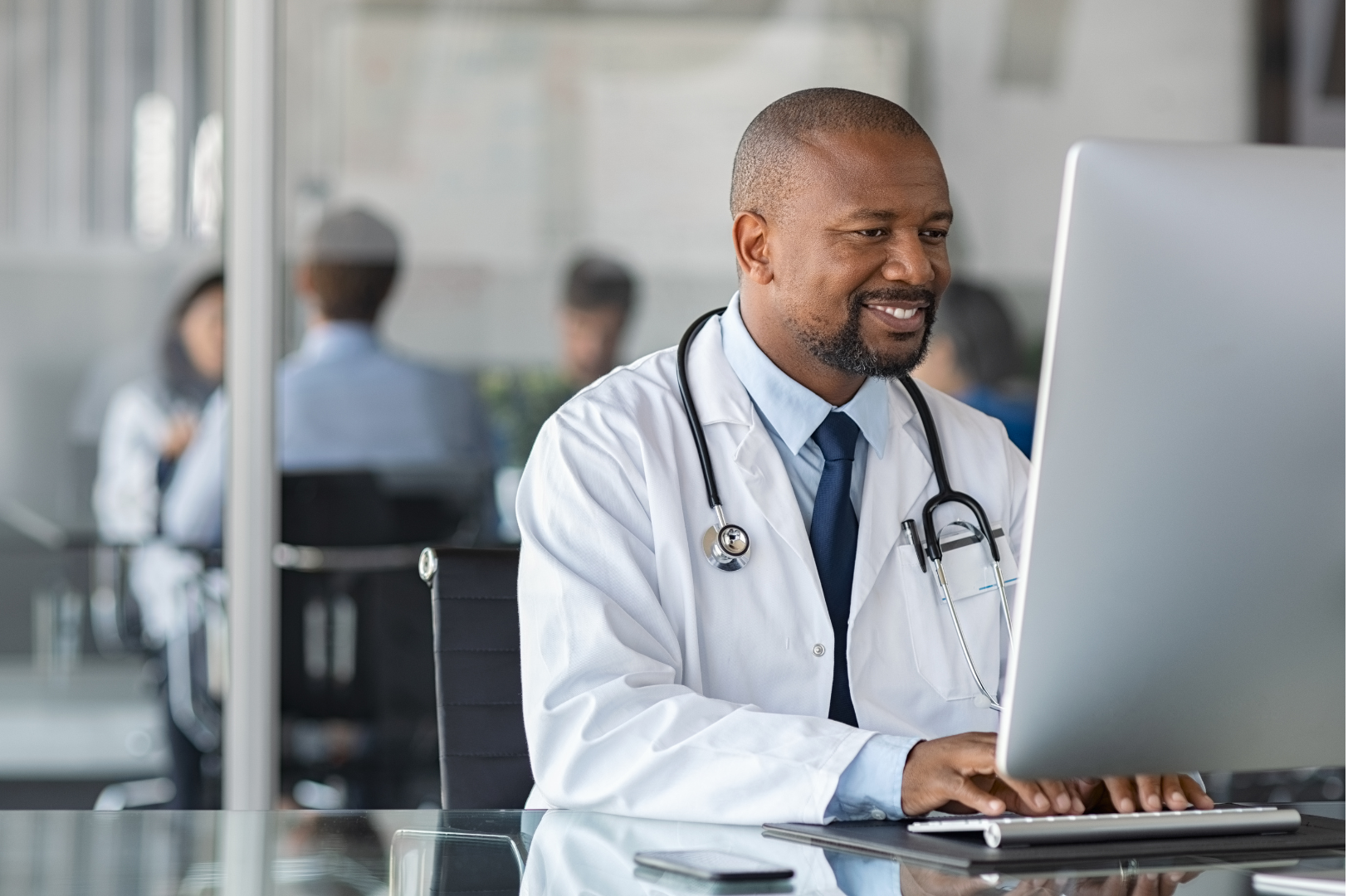 Imagen de portada para Publicidad Médica Online: Cómo los Anuncios Atraen Más Pacientes